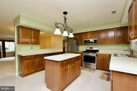 Kitchen - 8837 Eagle Rock Ln, Springfield, VA 22153 photo 2 of 3