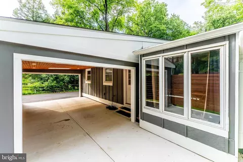 7920 Old Falls Rd, Mclean, VA 22102 photo 7
