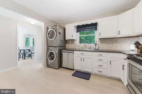 7920 Old Falls Rd, Mclean, VA 22102 photo 25