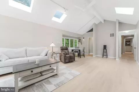 7920 Old Falls Rd, Mclean, VA 22102 photo 32