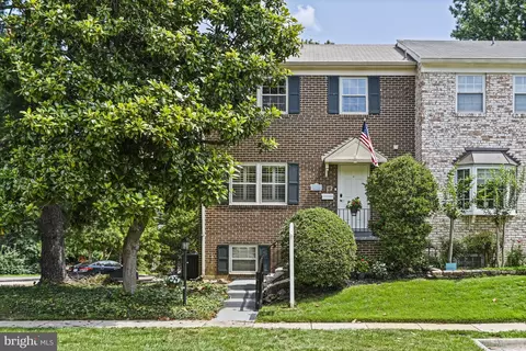 8178 Electric Ave, Vienna, VA 22182