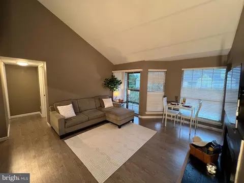 12163 Penderview Ter #1034, Fairfax, VA 22033