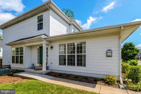 Exterior - 8552 Bauer Cir, Springfield, VA 22152 photo 11 of 13