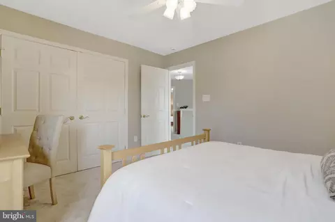 Bedroom - 8552 Bauer Cir, Springfield, VA 22152 photo 8 of 9