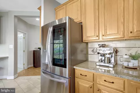Kitchen - 8552 Bauer Cir, Springfield, VA 22152 photo 5 of 6