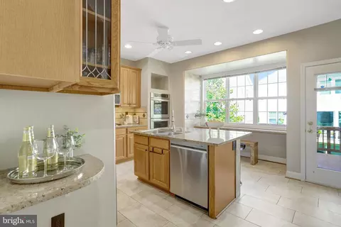 Kitchen - 8552 Bauer Cir, Springfield, VA 22152 photo 3 of 6