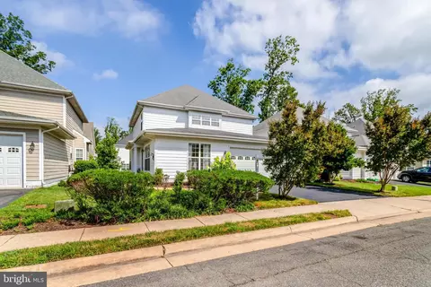 8552 Bauer Cir, Springfield, VA 22152