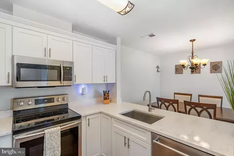 7823 Harrowgate Cir #D, Springfield, VA 22152 photo 10