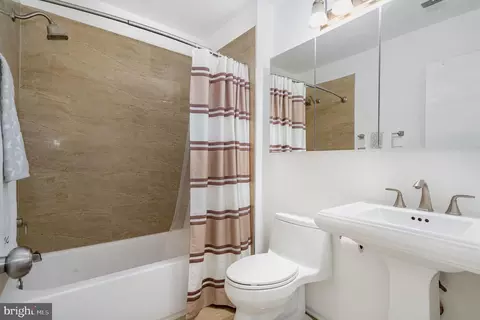 7823 Harrowgate Cir #D, Springfield, VA 22152 photo 13