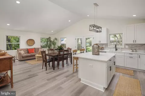 2836 Cameron Rd, Falls Church, VA 22042