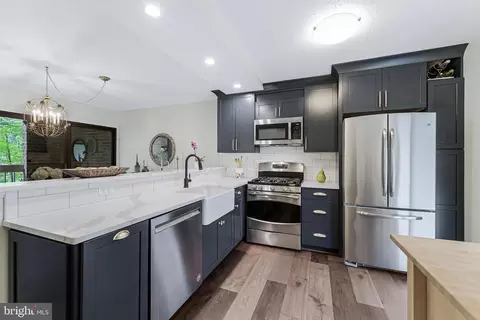 1568 Moorings Dr #11B, Reston, VA 20190