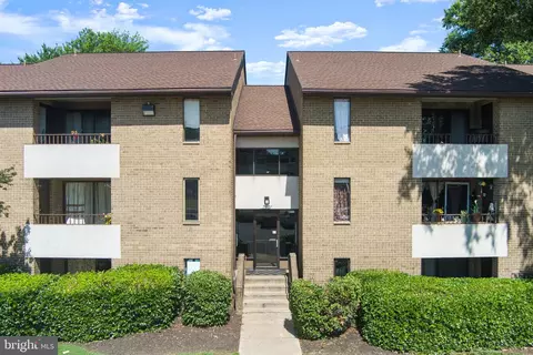 505 Florida Ave #T3, Herndon, VA 20170