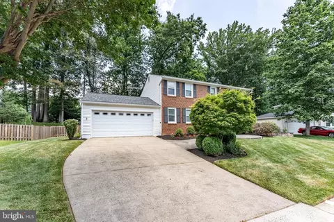 Exterior - 9704 Glenway Ct, Burke, VA 22015 photo 11 of 21