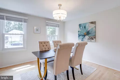 Dining - 9704 Glenway Ct, Burke, VA 22015 photo 4 of 6