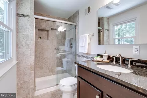Bath - 9704 Glenway Ct, Burke, VA 22015 photo 3 of 5