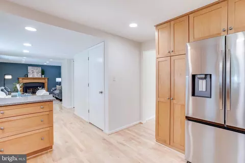 Entry Way - 9704 Glenway Ct, Burke, VA 22015 photo 1 of 2