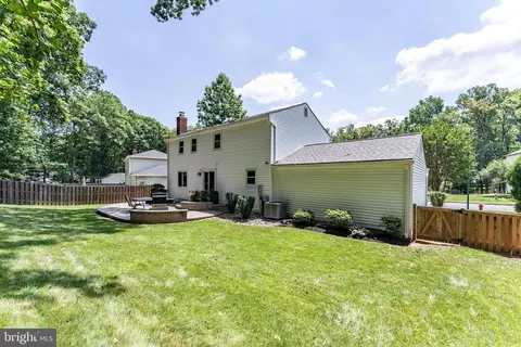 Exterior - 9704 Glenway Ct, Burke, VA 22015 photo 16 of 21