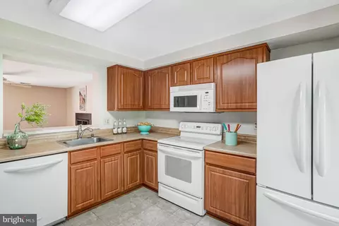 9147 Everett Ct, Springfield, VA 22152 photo 11