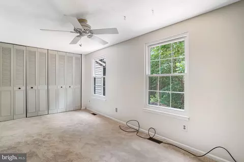 9147 Everett Ct, Springfield, VA 22152 photo 16