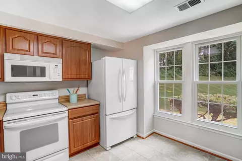 9147 Everett Ct, Springfield, VA 22152 photo 10