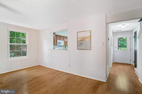9147 Everett Ct, Springfield, VA 22152 photo 7