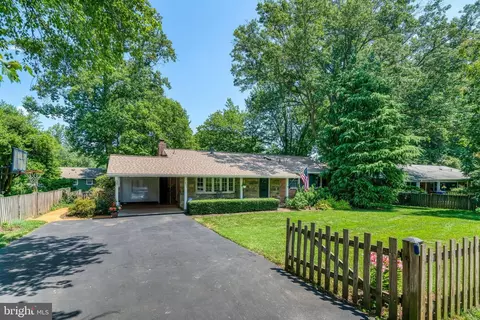 3409 Slade Run Dr, Falls Church, VA 22042