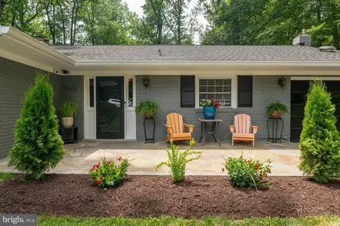 Exterior - 1426 Highwood Dr, Mclean, VA 22101 photo 3 of 10