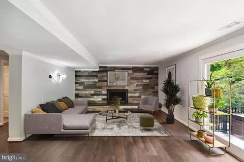 Living - 1426 Highwood Dr, Mclean, VA 22101 photo 3 of 3