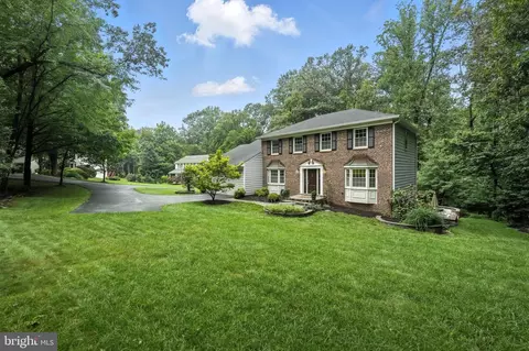 11923 Latigo Ln, Oakton, VA 22124