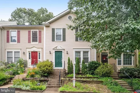 5865 Westwater Ct, Centreville, VA 20121