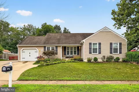 5405 Clubside Ln, Centreville, VA 20120