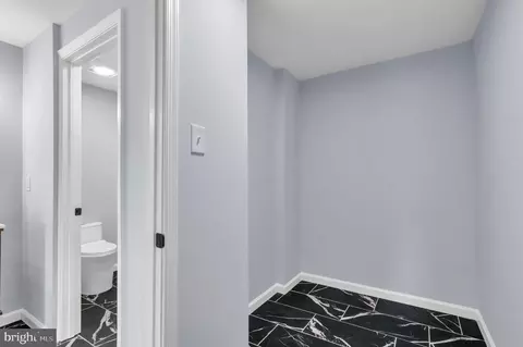 Entry Way - 7401 Loughboro Ln, Springfield, VA 22150 photo 4 of 9
