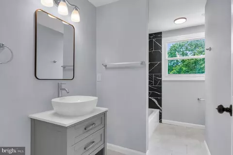 Bath - 7401 Loughboro Ln, Springfield, VA 22150 photo 2 of 4