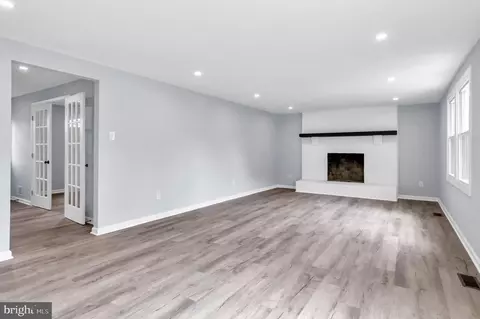 Living - 7401 Loughboro Ln, Springfield, VA 22150 photo 2 of 2