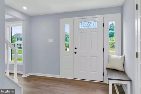 Entry Way - 7401 Loughboro Ln, Springfield, VA 22150 photo 1 of 9