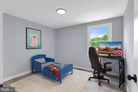 Bedroom - 7401 Loughboro Ln, Springfield, VA 22150 photo 2 of 4