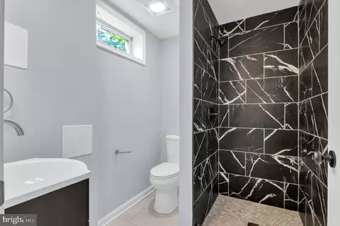 Bath - 7401 Loughboro Ln, Springfield, VA 22150 photo 3 of 4