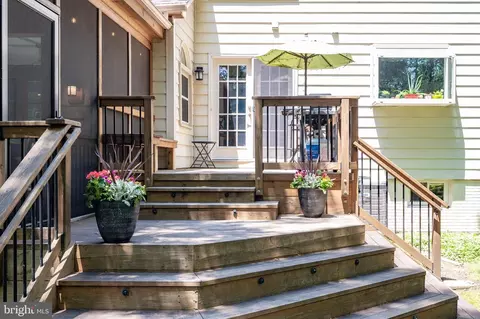 Exterior - 6909 Trillium Ln, Springfield, VA 22152 photo 11 of 22
