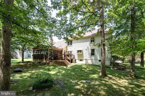 Exterior - 6909 Trillium Ln, Springfield, VA 22152 photo 16 of 22