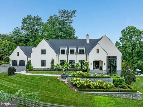 1004 Dogue Hill Ln, Mclean, VA 22101