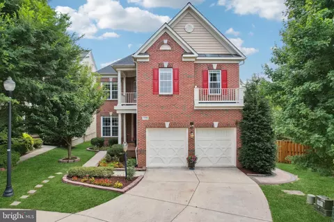 2458 Cypress Green Ln, Oak Hill, VA 20171