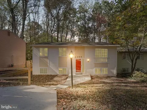 2369 Old Trail Dr, Reston, VA 20191