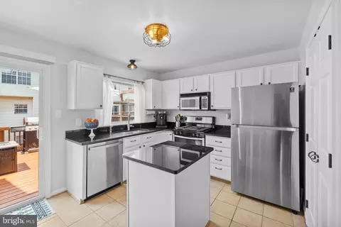 6388 Andrew Matthew Ter, Springfield, VA 22150 photo 19