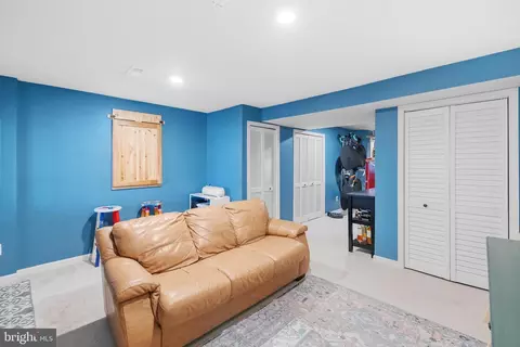 6388 Andrew Matthew Ter, Springfield, VA 22150 photo 6