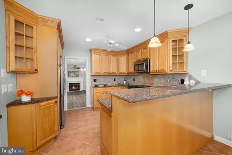 5409 Tripolis Ct, Burke, VA 22015 photo 8