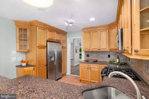 5409 Tripolis Ct, Burke, VA 22015 photo 10