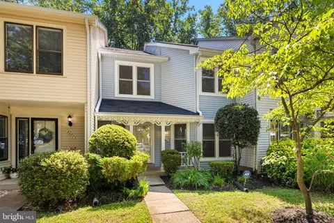 5409 Tripolis Ct, Burke, VA 22015