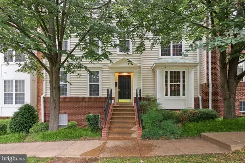 1510 Northern Neck Dr #102, Vienna, VA 22182