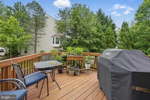 6383 Michael Robert Dr, Springfield, VA 22150 photo 11