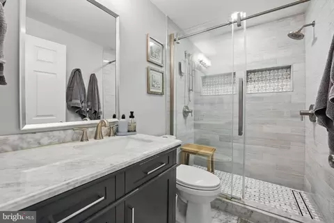 6383 Michael Robert Dr, Springfield, VA 22150 photo 14